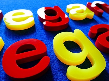 Acrylglas Buchstaben Muster gelb rot